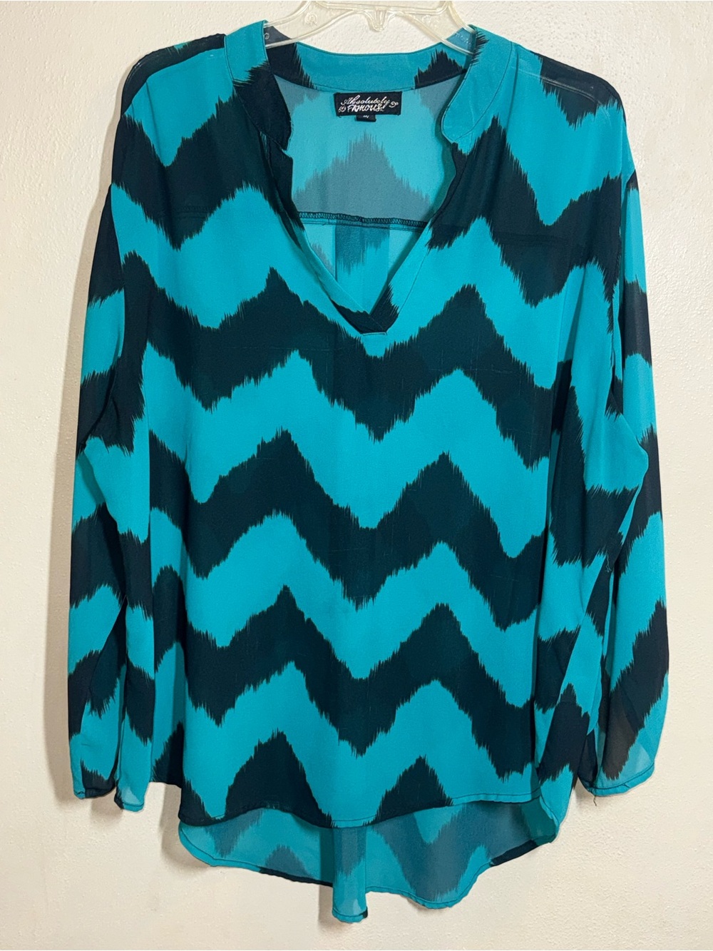 Women’s Absolutely Famous Teal Chevron V-Neck Blouse Sz 3X